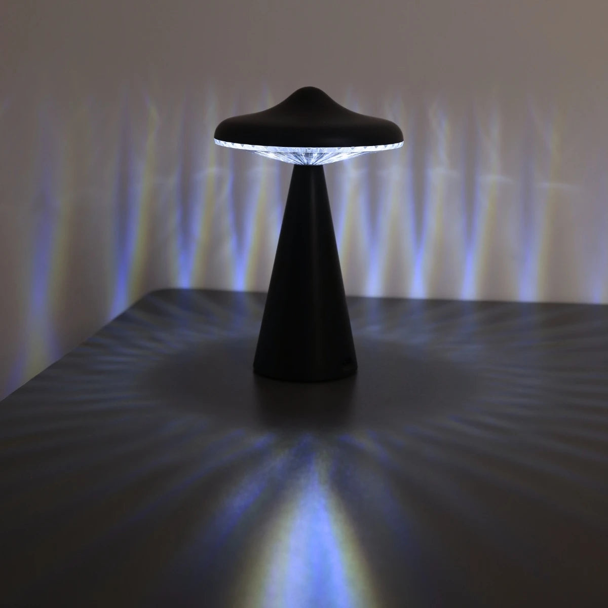 Novel UFO night light LED desk light USB charging dimmable reading light Bedside bedroom decoration touch desk light