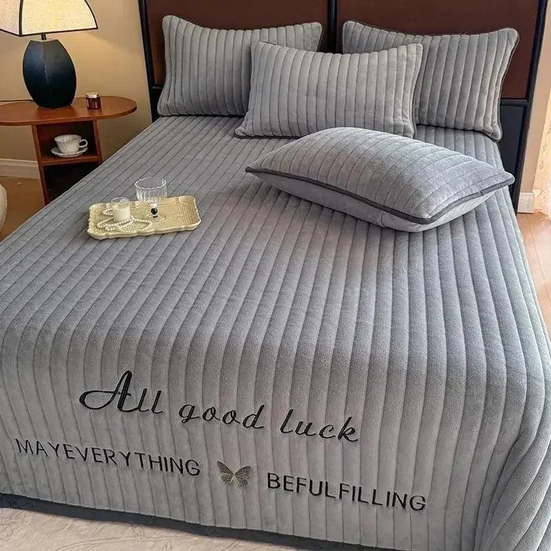 Winter Quilted Thicken Milk Velvet Mattress Cover Dormitory Bedspread Bedsheet Double Queen King Size Bed Sheet Luxury Bed Cover