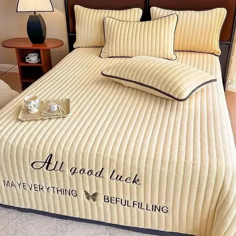 Winter Quilted Thicken Milk Velvet Mattress Cover Dormitory Bedspread Bedsheet Double Queen King Size Bed Sheet Luxury Bed Cover