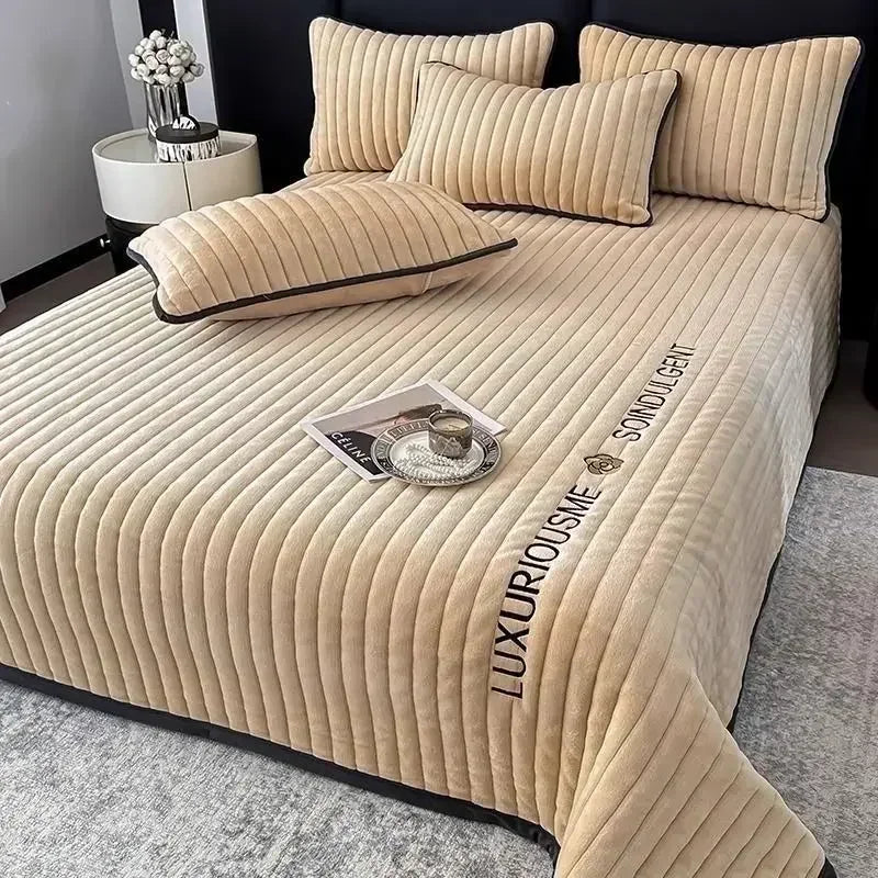 Winter Quilted Thicken Milk Velvet Mattress Cover Dormitory Bedspread Bedsheet Double Queen King Size Bed Sheet Luxury Bed Cover