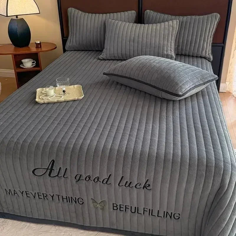 Winter Quilted Thicken Milk Velvet Mattress Cover Dormitory Bedspread Bedsheet Double Queen King Size Bed Sheet Luxury Bed Cover