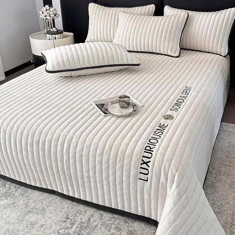 Winter Quilted Thicken Milk Velvet Mattress Cover Dormitory Bedspread Bedsheet Double Queen King Size Bed Sheet Luxury Bed Cover