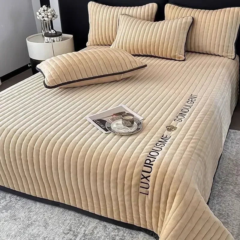 Winter Quilted Thicken Milk Velvet Mattress Cover Dormitory Bedspread Bedsheet Double Queen King Size Bed Sheet Luxury Bed Cover